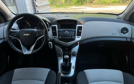 Chevrolet Cruze II, 2011 год, 598 000 рублей, 6 фотография