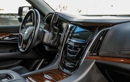Cadillac Escalade IV, 2019 год, 5 588 000 рублей, 39 фотография