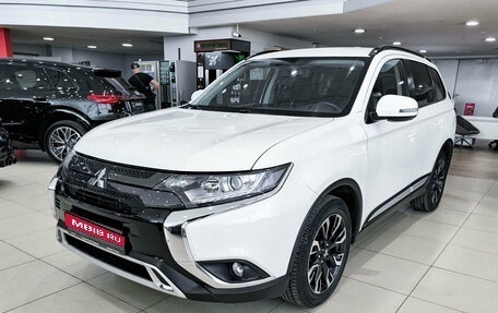 Mitsubishi Outlander III рестайлинг 3, 2021 год, 2 500 000 рублей, 1 фотография