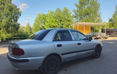 Mitsubishi Carisma I, 2003 год, 385 000 рублей, 3 фотография