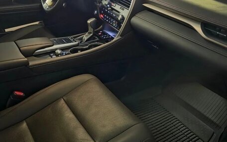 Lexus RX IV рестайлинг, 2020 год, 5 600 000 рублей, 5 фотография