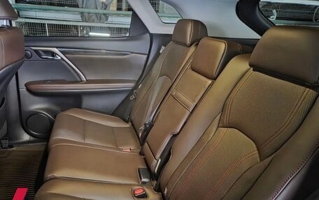 Lexus RX IV рестайлинг, 2020 год, 5 600 000 рублей, 4 фотография