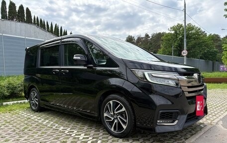Honda Stepwgn IV, 2017 год, 2 250 000 рублей, 4 фотография