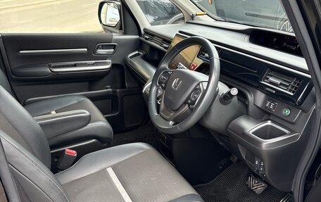 Honda Stepwgn IV, 2017 год, 2 250 000 рублей, 28 фотография