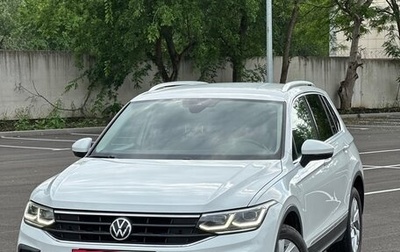 Volkswagen Tiguan II, 2021 год, 2 378 000 рублей, 1 фотография