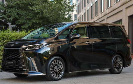 Lexus LM, 2026 год, 19 000 000 рублей, 1 фотография