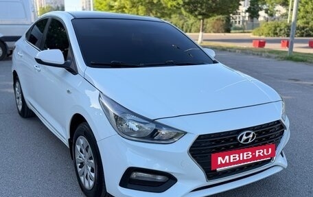 Hyundai Solaris II рестайлинг, 2017 год, 1 000 000 рублей, 6 фотография