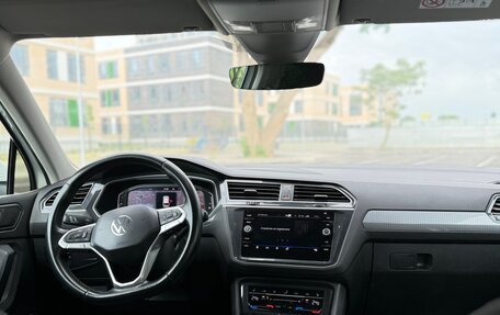 Volkswagen Tiguan II, 2021 год, 2 378 000 рублей, 14 фотография