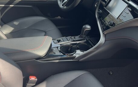 Toyota Camry, 2020 год, 2 650 000 рублей, 11 фотография