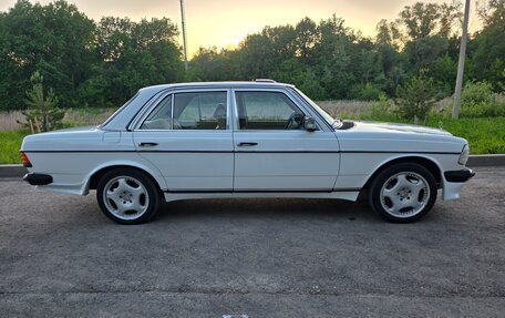 Mercedes-Benz W123, 1984 год, 1 300 000 рублей, 4 фотография