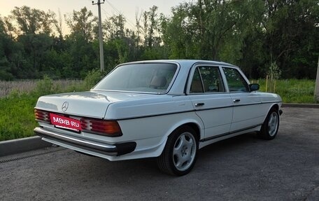 Mercedes-Benz W123, 1984 год, 1 300 000 рублей, 5 фотография