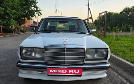Mercedes-Benz W123, 1984 год, 1 300 000 рублей, 2 фотография