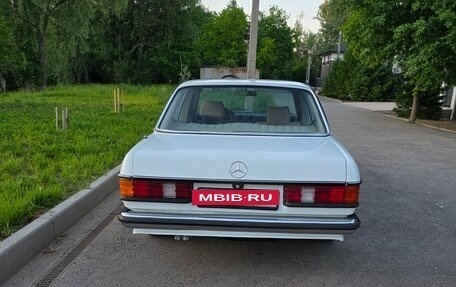 Mercedes-Benz W123, 1984 год, 1 300 000 рублей, 6 фотография