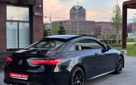 Mercedes-Benz E-Класс, 2017 год, 3 599 000 рублей, 4 фотография