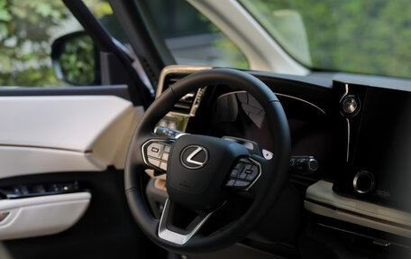 Lexus LM, 2026 год, 19 000 000 рублей, 24 фотография