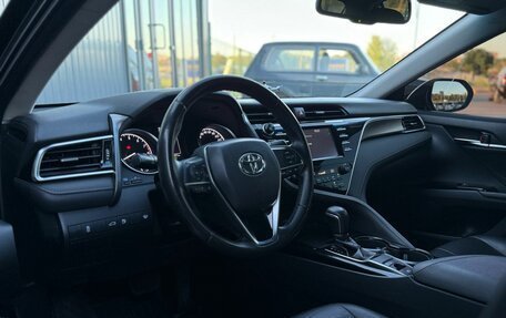 Toyota Camry, 2018 год, 2 299 000 рублей, 11 фотография