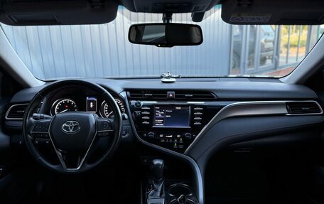 Toyota Camry, 2018 год, 2 299 000 рублей, 14 фотография