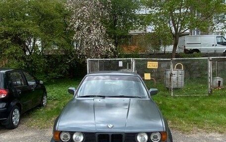 BMW 5 серия, 1989 год, 180 000 рублей, 1 фотография