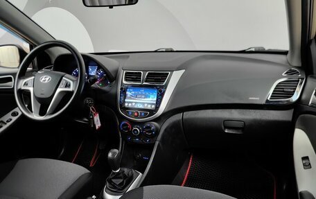 Hyundai Solaris II рестайлинг, 2012 год, 450 000 рублей, 13 фотография