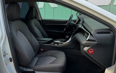 Toyota Camry, 2018 год, 2 299 000 рублей, 8 фотография