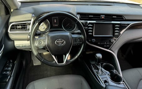Toyota Camry, 2018 год, 2 299 000 рублей, 6 фотография