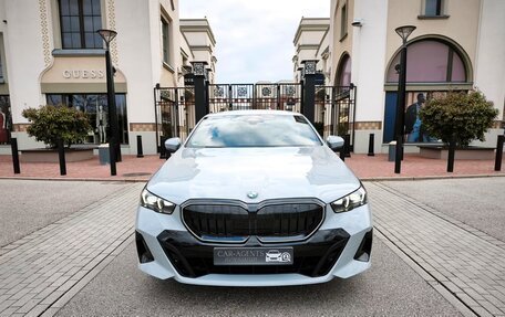 BMW 5 серия, 2024 год, 7 161 000 рублей, 2 фотография