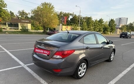 Hyundai Solaris II рестайлинг, 2012 год, 810 000 рублей, 2 фотография