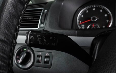Volkswagen Touran III, 2010 год, 1 079 000 рублей, 13 фотография
