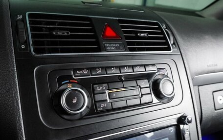 Volkswagen Touran III, 2010 год, 1 079 000 рублей, 15 фотография