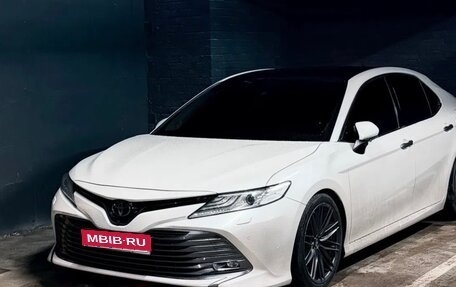 Toyota Camry, 2019 год, 3 350 000 рублей, 1 фотография