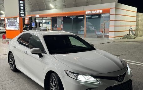 Toyota Camry, 2019 год, 2 400 000 рублей, 1 фотография