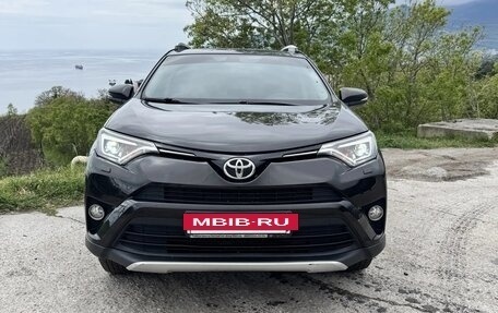 Toyota RAV4, 2015 год, 2 350 000 рублей, 4 фотография