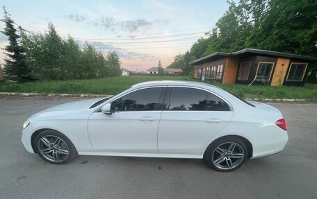 Mercedes-Benz E-Класс, 2019 год, 2 700 000 рублей, 13 фотография