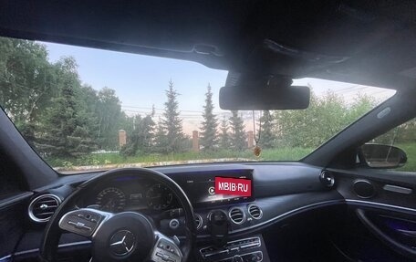 Mercedes-Benz E-Класс, 2019 год, 2 700 000 рублей, 11 фотография