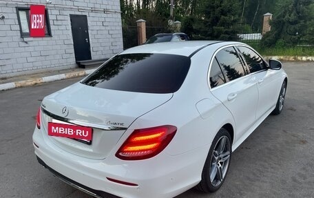 Mercedes-Benz E-Класс, 2019 год, 2 700 000 рублей, 3 фотография