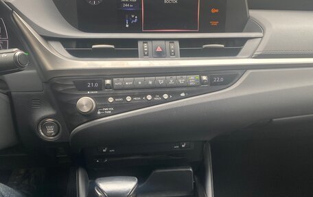 Lexus ES VII, 2020 год, 3 490 000 рублей, 19 фотография