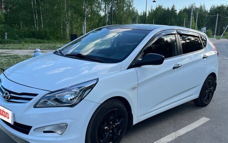 Hyundai Solaris II рестайлинг, 2015 год, 970 000 рублей, 10 фотография