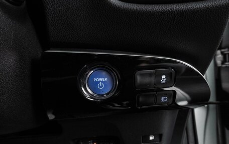 Toyota Prius IV XW50, 2019 год, 1 699 000 рублей, 12 фотография