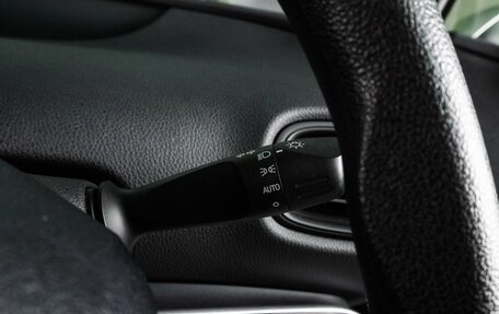 Toyota Prius IV XW50, 2019 год, 1 699 000 рублей, 13 фотография