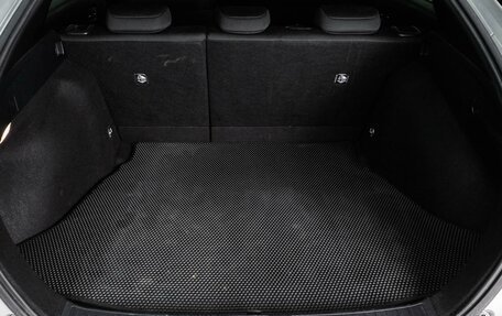 Toyota Prius IV XW50, 2019 год, 1 699 000 рублей, 20 фотография