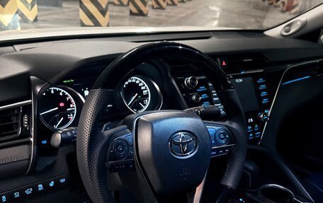 Toyota Camry, 2019 год, 3 350 000 рублей, 9 фотография