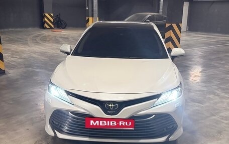 Toyota Camry, 2019 год, 3 350 000 рублей, 2 фотография