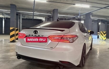 Toyota Camry, 2019 год, 3 350 000 рублей, 6 фотография