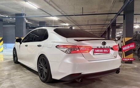 Toyota Camry, 2019 год, 3 350 000 рублей, 4 фотография