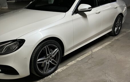 Mercedes-Benz E-Класс, 2019 год, 4 300 000 рублей, 8 фотография