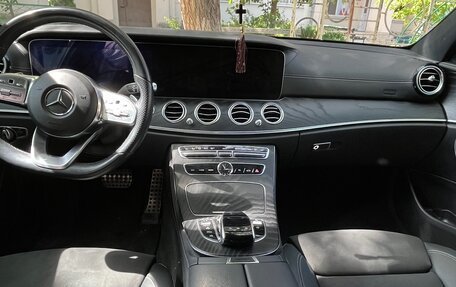 Mercedes-Benz E-Класс, 2019 год, 4 300 000 рублей, 11 фотография