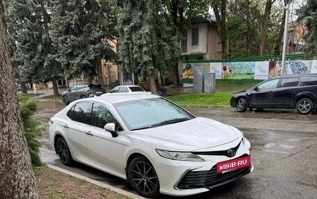 Toyota Camry, 2019 год, 2 400 000 рублей, 2 фотография