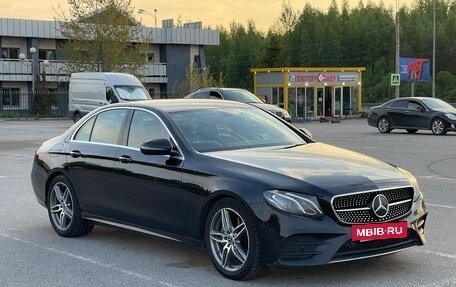 Mercedes-Benz E-Класс, 2017 год, 2 700 000 рублей, 3 фотография