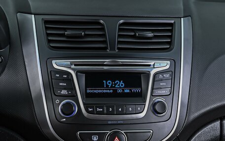 Hyundai Solaris II рестайлинг, 2015 год, 995 000 рублей, 13 фотография
