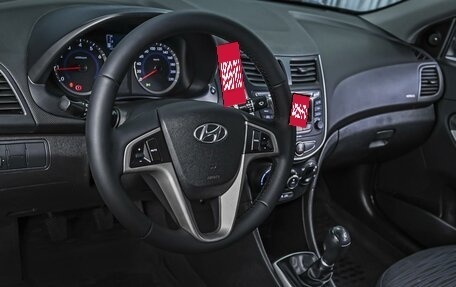 Hyundai Solaris II рестайлинг, 2015 год, 995 000 рублей, 12 фотография